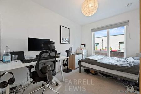 3 bedroom property to rent in London - Photo 4