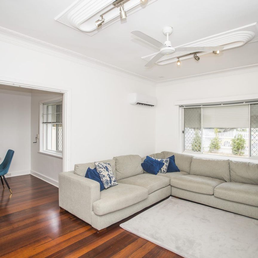 Vibrant Urban Living in Victoria Park - Fully Furnished - Photo 1