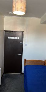 Room in a Shared House, St John St, M7 - Photo 4