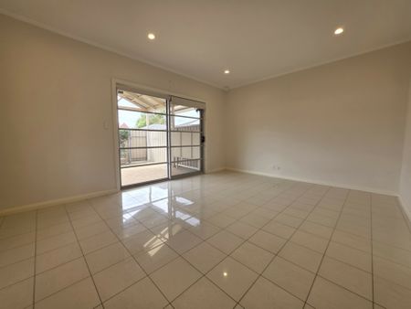 Modern City-Fringe Living - Photo 2