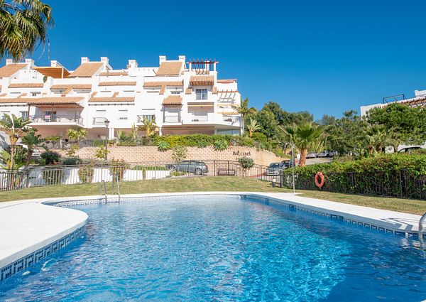 Luxury apartment in Balcones del Lago, Istán