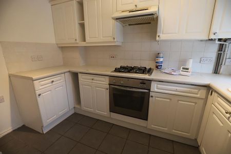 3 bedroom semi-detached house to rent - Photo 5
