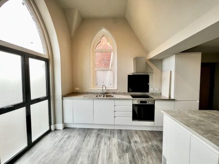 2 bedroom mews to rent - Photo 5