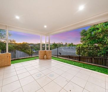 Beautifully Presented Family Home with Three Living Areas - Photo 4