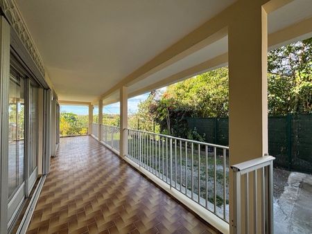 Six pièces à Gosier avec votre agence Longfort Immobilier ! - Photo 2