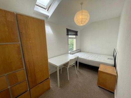5 bedroom terraced house to rent - Photo 4