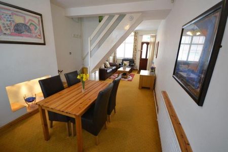 2 bedroom terraced house to rent - Photo 4