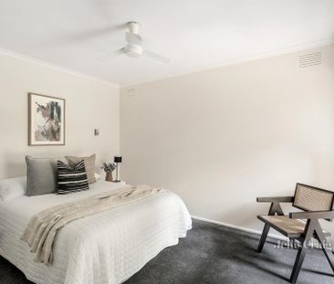 28 Kennealy Street, Surrey Hills - Photo 3