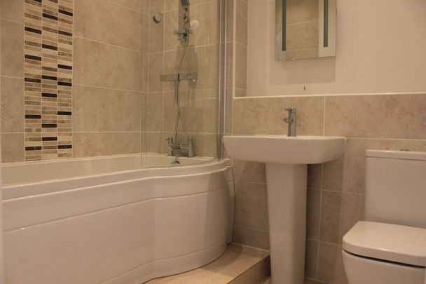 St James Road, BRENTWOOD - Photo 1