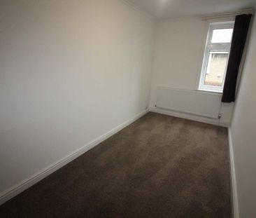 2 bed Flat - Photo 5