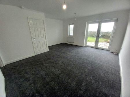 3 bedroom semi-detached house to rent - Photo 2