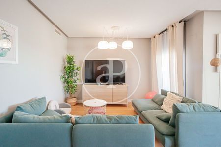 Piso de alquiler en Av Víctimas del Terrorismo, Valenoso - Photo 2