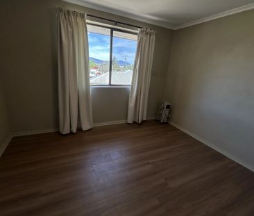 Gippsland Street 3 bedroom unit on 12 month lease. - Photo 4