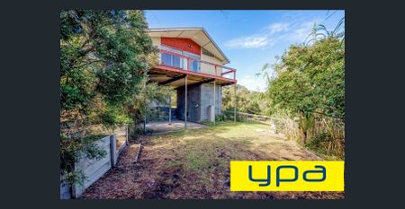 Boho Coastal Retreat with Large Yard - Photo 5