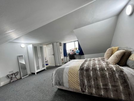 8 Bed Semi-Detached House, Craighill Road, LE2 - Photo 3