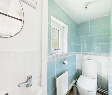 5 bedroom semi-detached house to rent - Photo 4