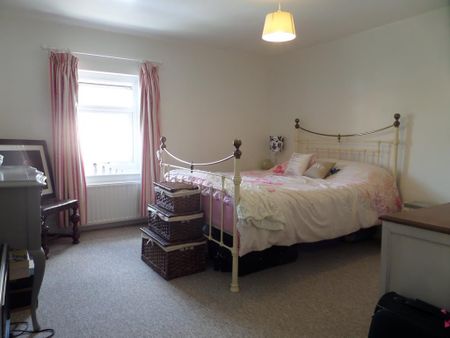 2 bedroom cottage to rent - Photo 2