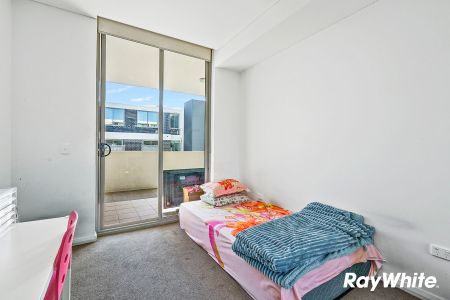 Fantastic two bedroom unit in an unbeatable location!! - Photo 3