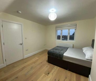 (room) Neasham Road Dagenham, RM8 - Photo 4