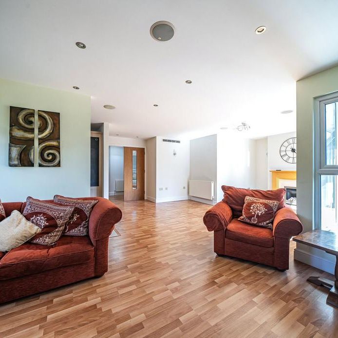 2 bedroom penthouse to rent - Photo 1