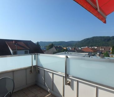 HELLE OBERGESCHOSSWOHNUNG MIT TERRASSE UND ÜBERDACHTEM PARKPLATZ - Foto 5