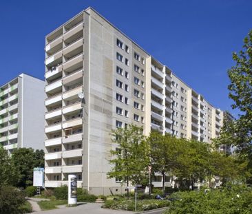 4-Zimmerwohnung in Neu-Hohenschönhausen - unrenovierter Zustand - Photo 1