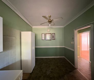 Enticing Opportunity in Elizabeth East! - Photo 1