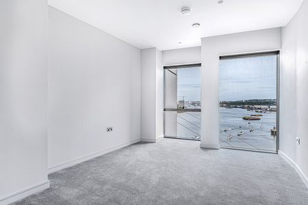 Available from Now - 3 Bed Apartment, Unfurnished - Photo 4