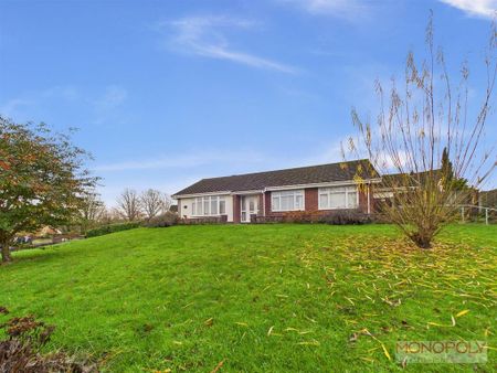 4 bedroom detached bungalow to rent - Photo 3