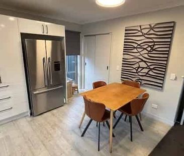 OLD CROMWELL - 3 BEDROOMS - Photo 1