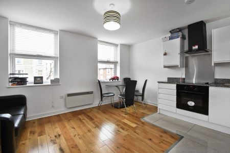 Price £400 pw - Available 27/11/2025 - Furnished - Photo 5