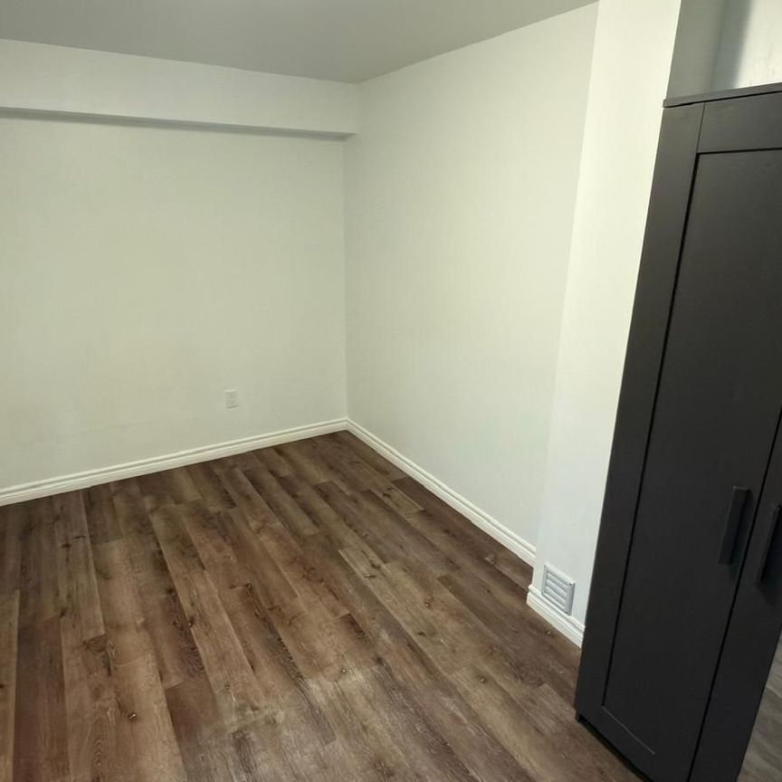 For Lease - 147 Yates Drive, Milton, Ontario - Photo 1