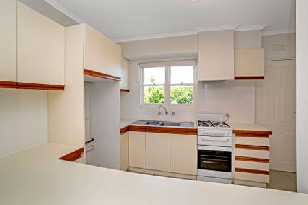 FABULOUS LOCATION! - Photo 4