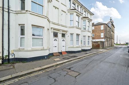 1 bedroom flat to rent - Photo 5