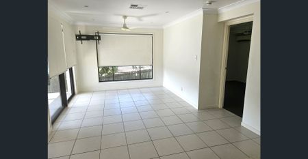 Perfect Family Home! - Photo 2