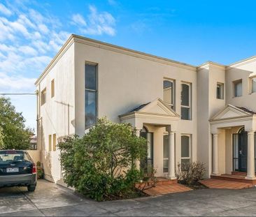 8/72 Roslyn Street, Brighton VIC 3186 - Townhouse For Rent | Domain - Photo 2