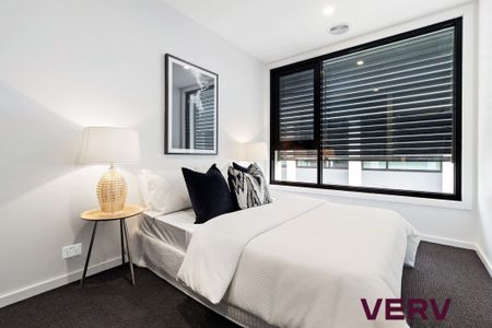 FABULOUS TWO STOREY TOWNHOUSE - Photo 5