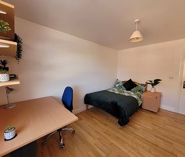Room 7 Available, 12 Bedroom House, Willowbank Mews – Student Accommodation Coventry - Photo 2