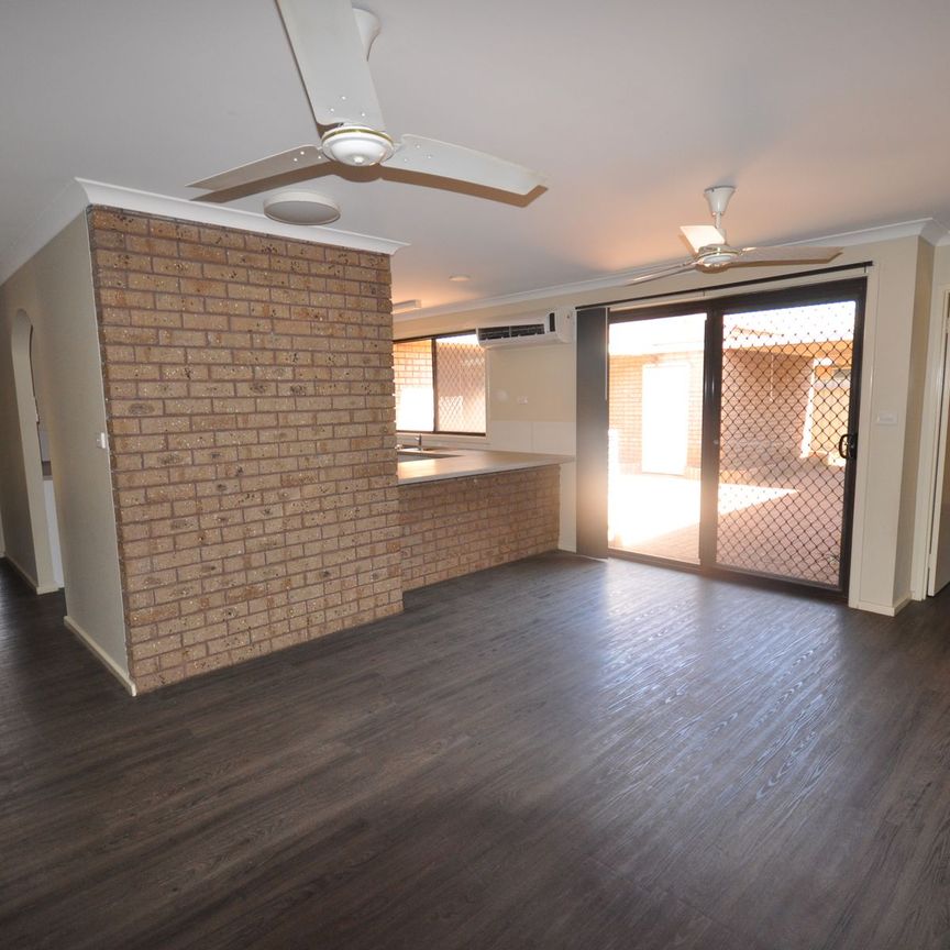 Spacious Coastal 3x2 Family Home - Photo 1