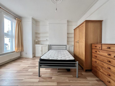 5 bedroom end of terrace house to rent - Photo 5