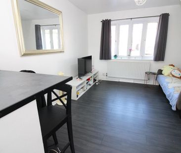 Browning Avenue, Worcester Park KT4 - Photo 1