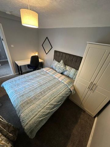 Room 4, 229 Donegall Rd, Belfast, BT12 5NB - Photo 3