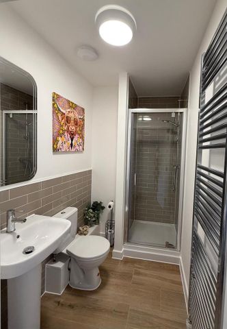 6 bedroom semi-detached house to rent - Photo 2