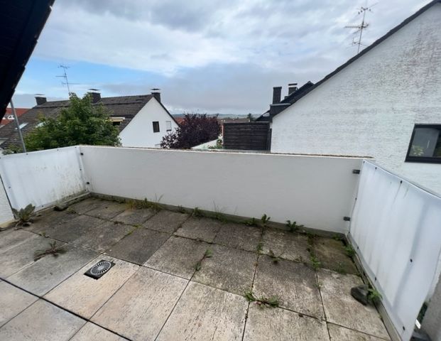*LAMBERT&STRELOW* Taunusstein-Wehen, gepflegte 3 ZKBB - Dachgeschosswohnung für ... - Foto 1