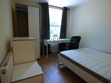 5 bedroom semi-detached house to rent - Photo 4