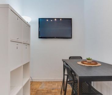 Cozy bedroom in Calle Hermosilla - Photo 5