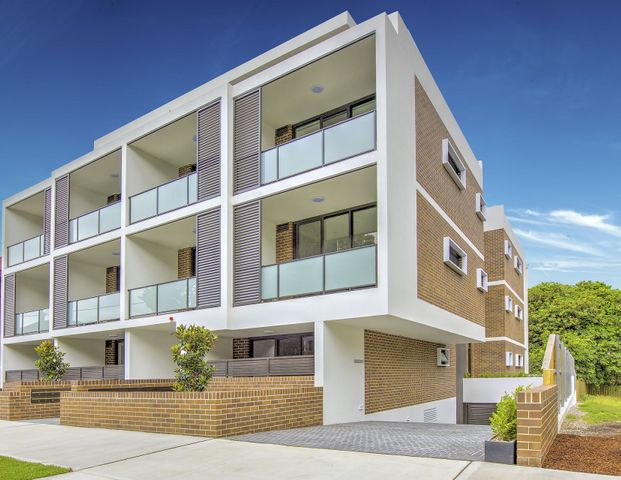 Three months lease available - Photo 1