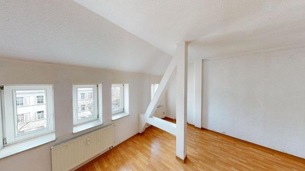 Für Aufsteiger - 3-Raum-Dachgeschosswohnung mit Wanne - Foto 1