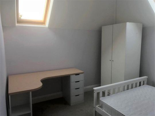 1 bedroom in a house share to rent - Photo 1