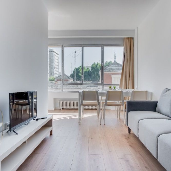 Room for students in calle Quintana - Photo 1